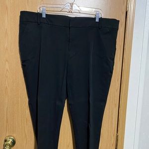 Black crop/ankle pants